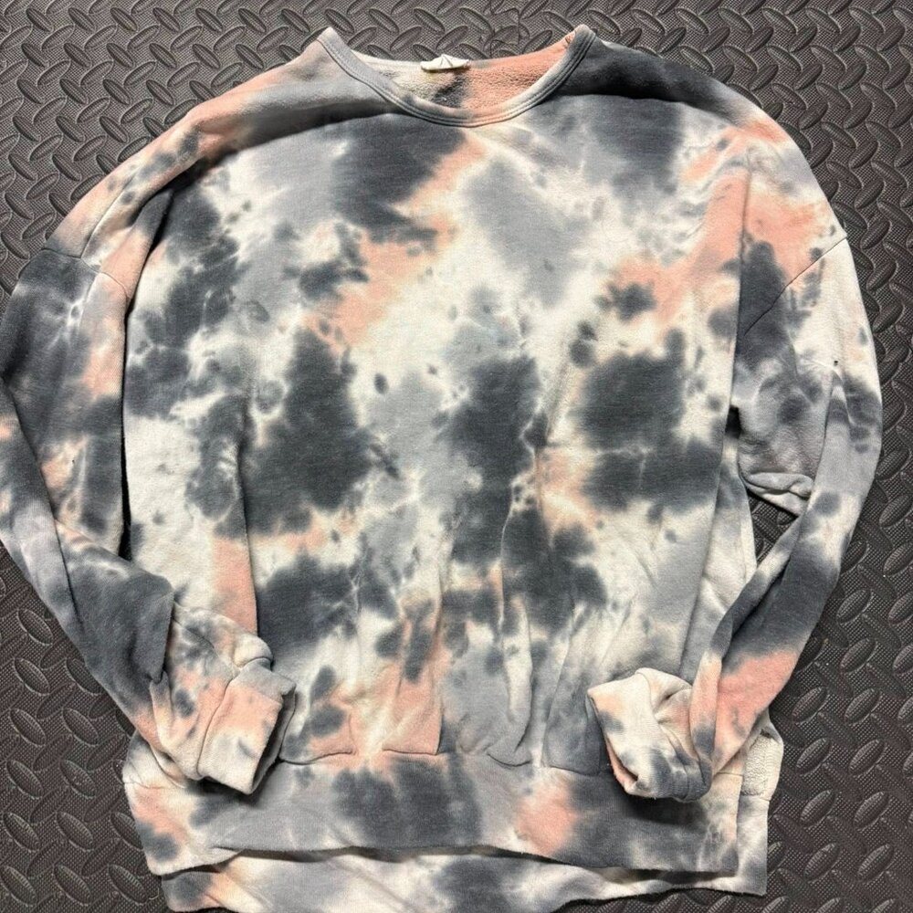 Women's crewneck sweatshirt! Size small. Lauriebelles purchase! Good condition!